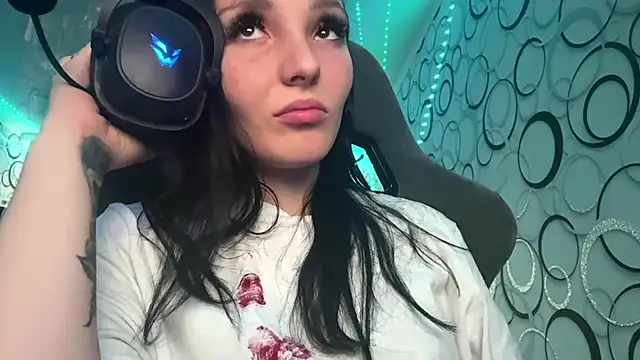 DetraBasner online show from July 11, 2026, 2:20 pm