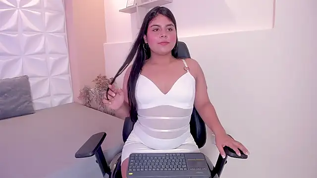 MadisonThompsons  online show from July 13, 2026, 12:41 pm