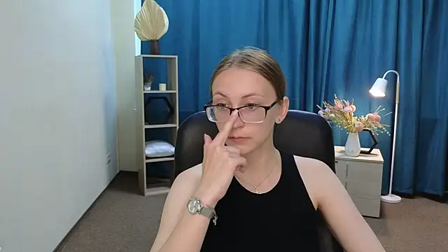 AlonaGolembeski online show from July 14, 2026, 5:12 am