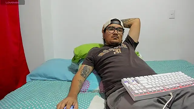 Axel hornyy online show from July 15, 2026, 5:23 am