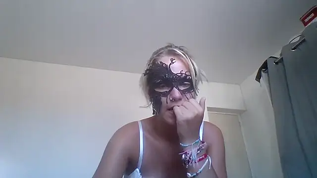 JeuneCharme1 online show from July 17, 2026, 1:29 pm