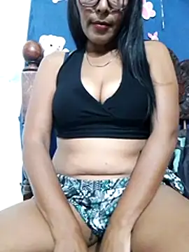 LatinosT online show from July 23, 2026, 3:54 pm