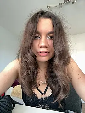 Snapshot of AlexisWinters chatting on July 17, 2026, 10:36 pm AlexisWinters online show from July 17, 2026, 10:36 pm