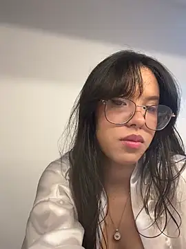 Snapshot of rose_allure1 chatting on July 15, 2026, 2:33 pm rose allure1 online show from July 15, 2026, 2:33 pm
