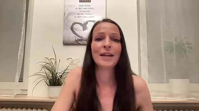MilaArden online show from July 15, 2026, 7:52 pm