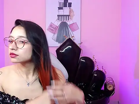 Nahomi xxx online show from July 17, 2026, 4:19 am