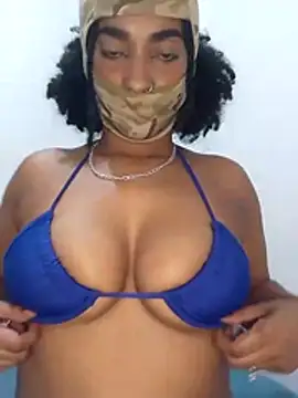 Snapshot of Neferttitt chatting on July 22, 2026, 5:27 pm Neferttitt online show from July 22, 2026, 5:27 pm