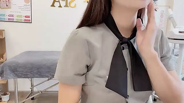 Katy Bae online show from November 11, 2025, 5:07 am