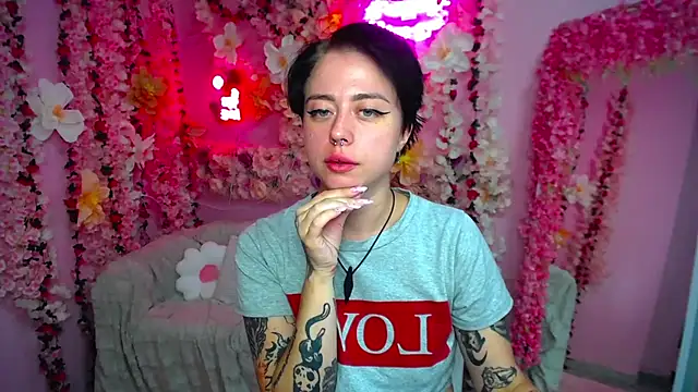 Adelin R online show from July 25, 2026, 9:18 am