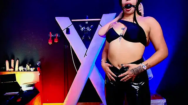 Red Lipsduo  online show from July 27, 2026, 9:44 pm