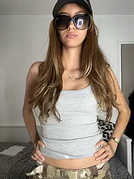 sarahliet online show from July 27, 2026, 12:34 pm