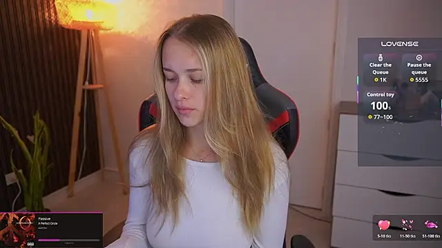 DanikaDillan online show from March 23, 2026, 12:47 am