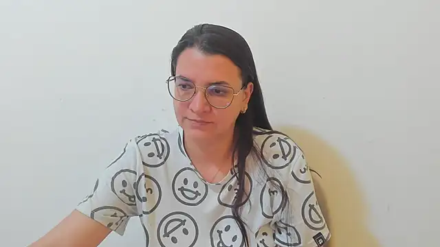 MARILYN GARCIA online show from October 6, 2025, 3:09 pm