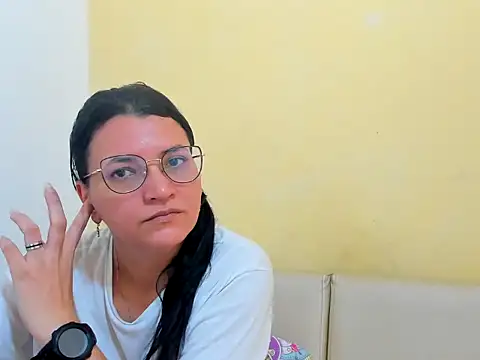 MARILYN GARCIA online show from April 5, 2026, 3:31 pm