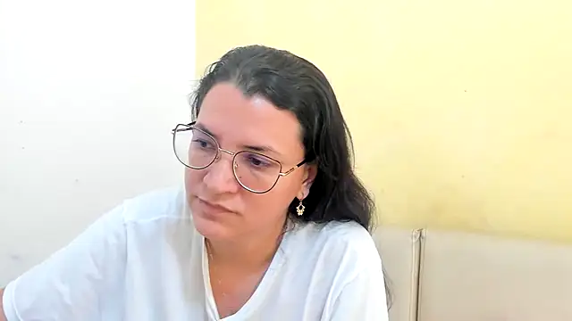 MARILYN GARCIA online show from April 11, 2026, 4:33 pm