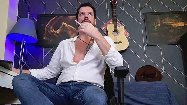 ChrisKox online show from November 24, 2025, 4:56 am