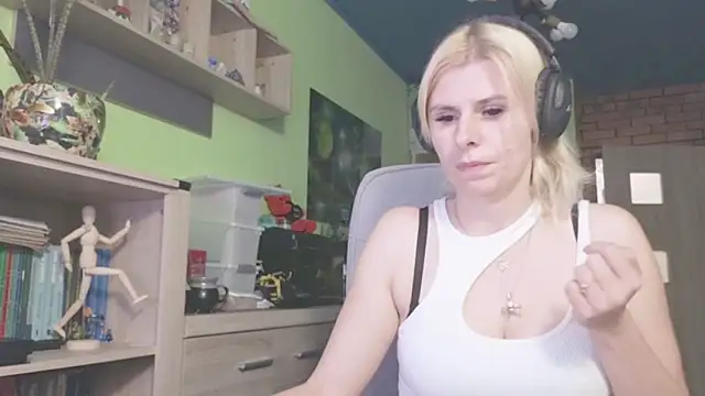 karmija online show from November 14, 2025, 6:50 pm