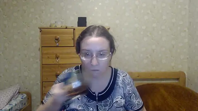 Smart Rose online show from March 3, 2025, 7:49 pm