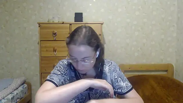 Smart Rose online show from March 3, 2025, 10:52 pm