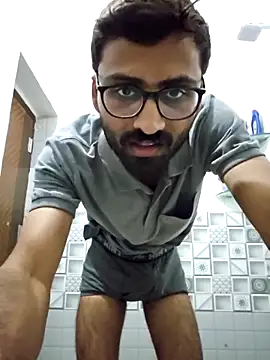 krishna8035 online show from November 23, 2025, 10:48 am