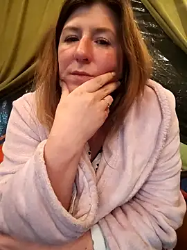 Natali UA online show from December 4, 2025, 8:39 pm