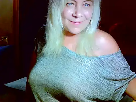 Snapshot of AgoniA7 chatting on July 8, 2026, 6:12 pm AgoniA7 online show from July 8, 2026, 6:12 pm