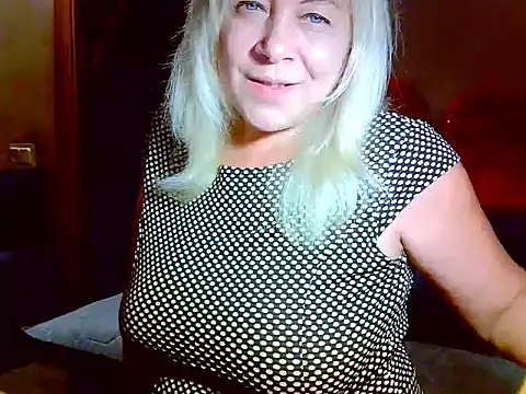 Snapshot of AgoniA7 chatting on July 22, 2026, 6:32 pm AgoniA7 online show from July 22, 2026, 6:32 pm