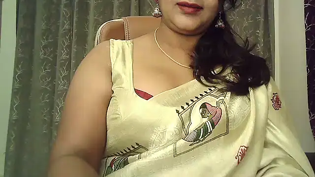 Snapshot of Spandana_Sweety chatting on July 4, 2026, 9:48 am Spandana Sweety online show from July 4, 2026, 9:48 am
