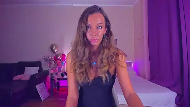 EmmaAbramson online show from December 16, 2025, 4:01 pm