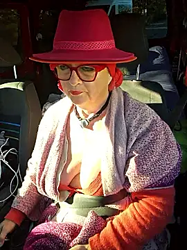 MucMilf59 online show from November 4, 2025, 8:02 am