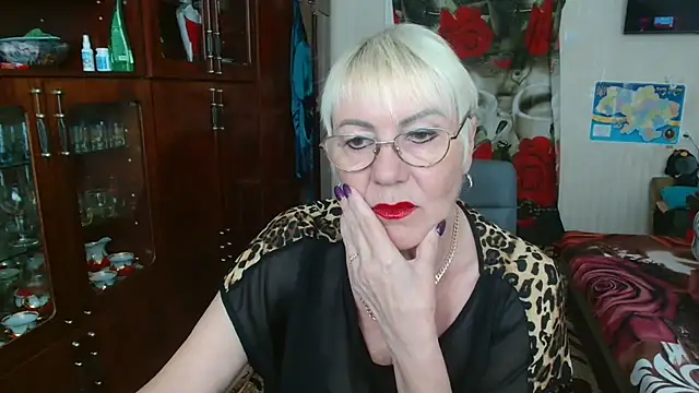 JenaCheim online show from April 22, 2026, 5:43 am