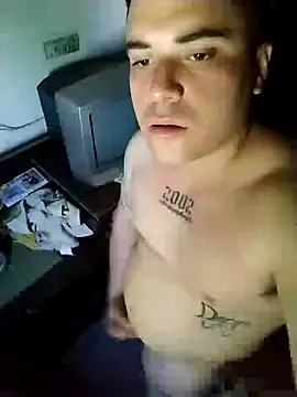 E f online show from September 28, 2025, 4:56 pm