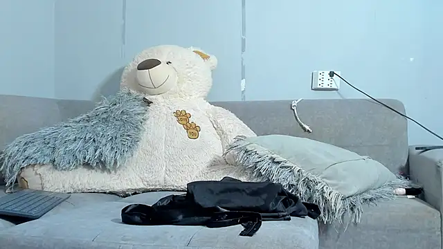 SandraGoldstein online show from February 9, 2025, 6:37 pm