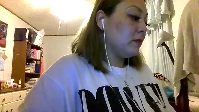 Snapshot of YOUNGFLICKA chatting on November 22, 2025, 4:11 am YOUNGFLICKA online show from November 22, 2025, 4:11 am