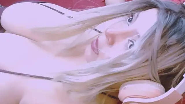 Honey Lucy1 online show from May 25, 2026, 1:55 am