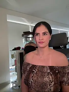 Snapshot of Carolina_Novoa chatting on January 16, 2025, 10:23 pm Carolina Novoa online show from January 16, 2025, 10:23 pm