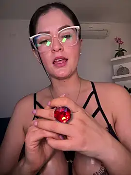 Snapshot of Carolina_Novoa chatting on February 2, 2025, 12:09 am Carolina Novoa online show from February 2, 2025, 12:09 am