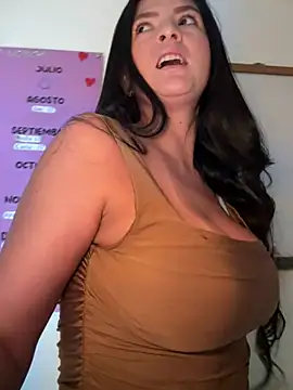 Snapshot of Carolina_Novoa chatting on February 6, 2025, 9:38 pm Carolina Novoa online show from February 6, 2025, 9:38 pm