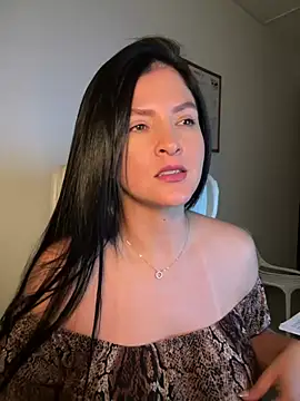Snapshot of Carolina_Novoa chatting on February 16, 2025, 2:20 am Carolina Novoa online show from February 16, 2025, 2:20 am