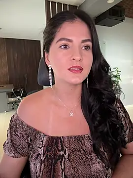 Snapshot of Carolina_Novoa chatting on October 3, 2025, 9:01 pm Carolina Novoa online show from October 3, 2025, 9:01 pm