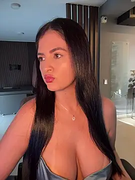 Snapshot of Carolina_Novoa chatting on October 8, 2025, 9:34 pm Carolina Novoa online show from October 8, 2025, 9:34 pm