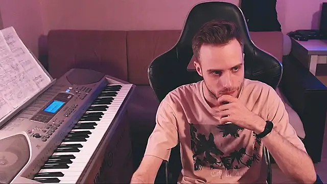 Sweetparker online show from December 22, 2025, 9:12 pm