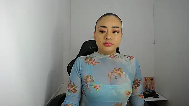 Snapshot of ReyleDoll chatting on December 19, 2024, 7:51 pm ReyleDoll online show from December 19, 2024, 7:51 pm