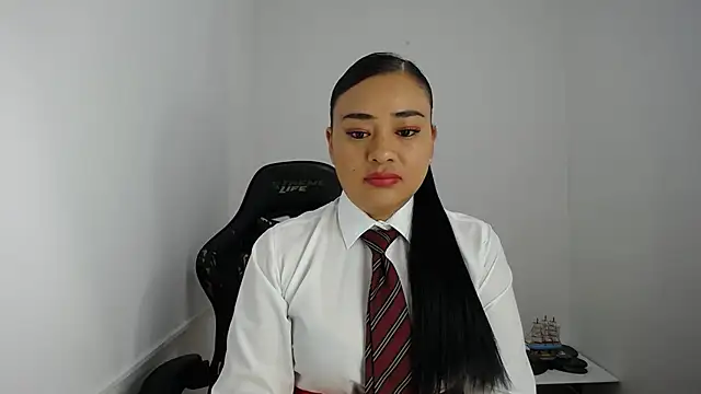 Snapshot of ReyleDoll chatting on January 7, 2025, 9:46 pm ReyleDoll online show from January 7, 2025, 9:46 pm