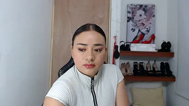 Snapshot of ReyleDoll chatting on February 1, 2025, 9:29 pm ReyleDoll online show from February 1, 2025, 9:29 pm