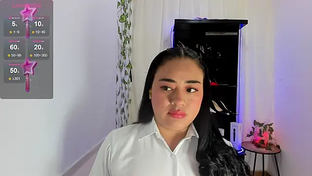 ReyleDoll online show from March 16, 2026, 10:03 pm