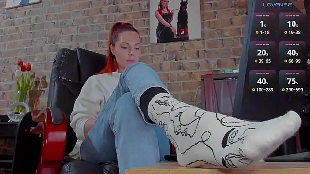 MrsVenus online show from March 13, 2025, 10:36 am