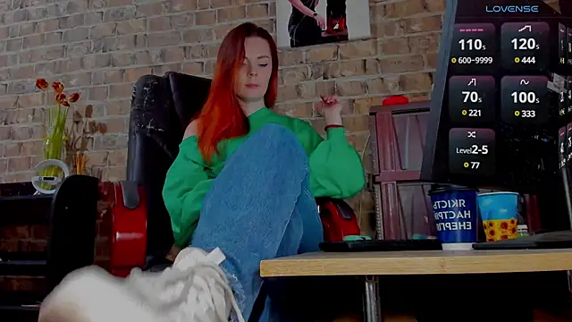 MrsVenus online show from March 17, 2025, 6:18 am