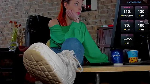 MrsVenus online show from March 17, 2025, 9:22 am