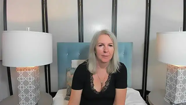 EricaTop online show from October 30, 2025, 9:26 pm